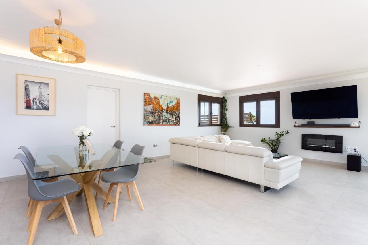 Villa Home2book Alessandro, Design & Comfort
